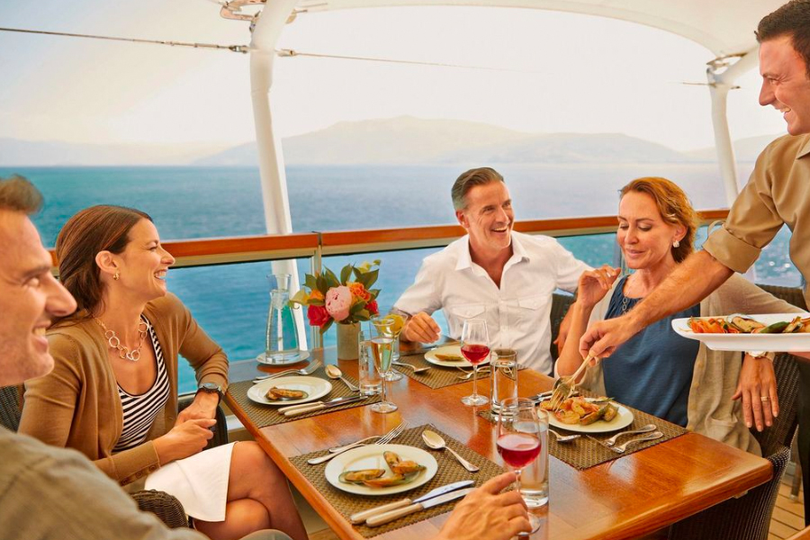 How to Arrange a Memorable Group Cruise