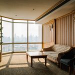 The Smart Traveler’s Guide to Evaluating Hotel Lounge Benefits Before Booking a Five-Star Room