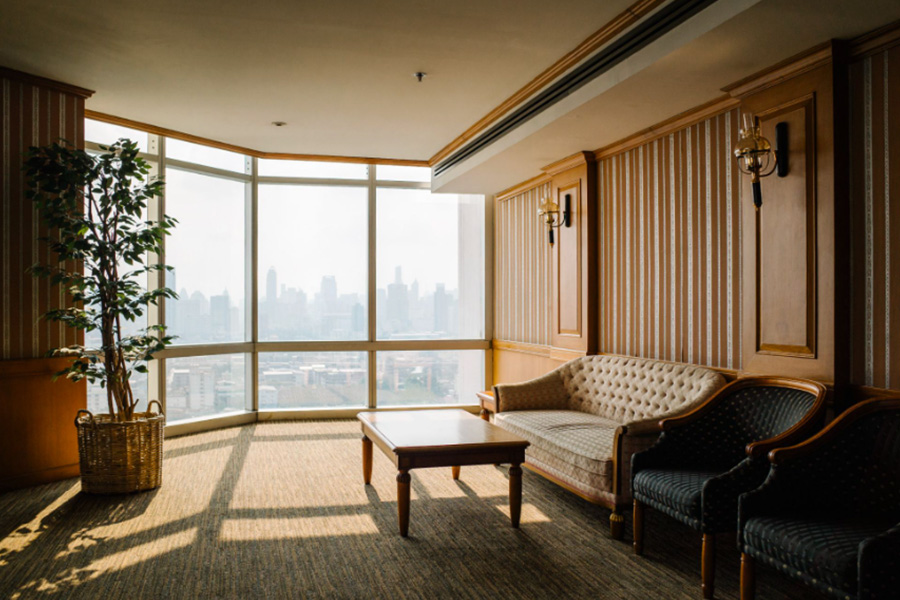 The Smart Travelers Guide to Evaluating Hotel Lounge Benefits Before Booking a Five Star Room